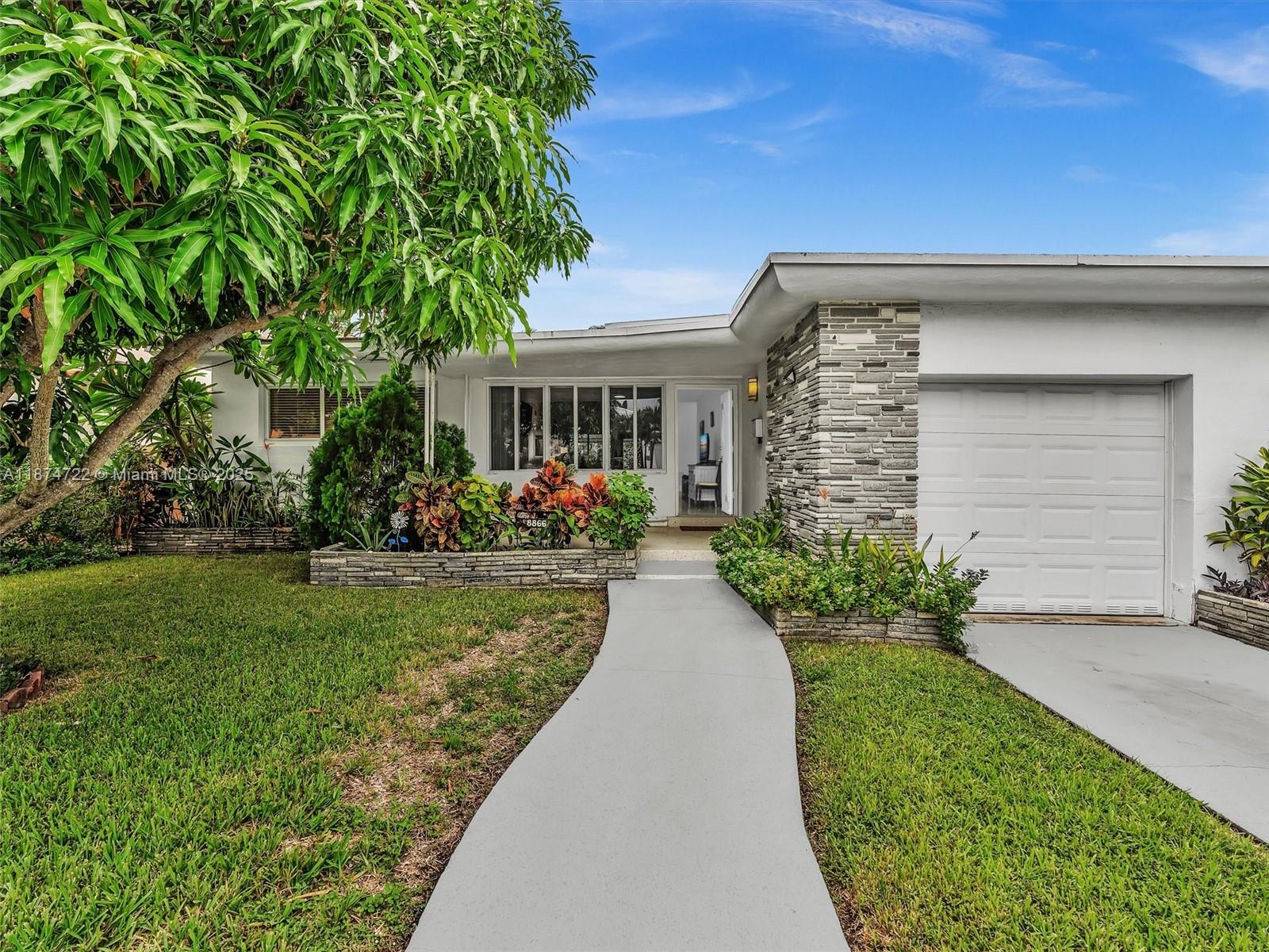 8866 Dickens Ave