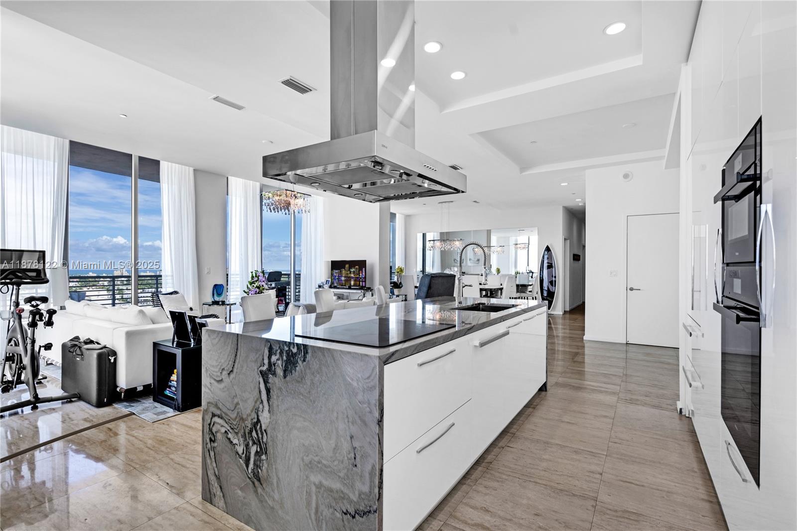 1445 16th St #PH-4 Miami Beach, FL 33139 1445 16th St #PH-4 Miami Beach, FL 33139