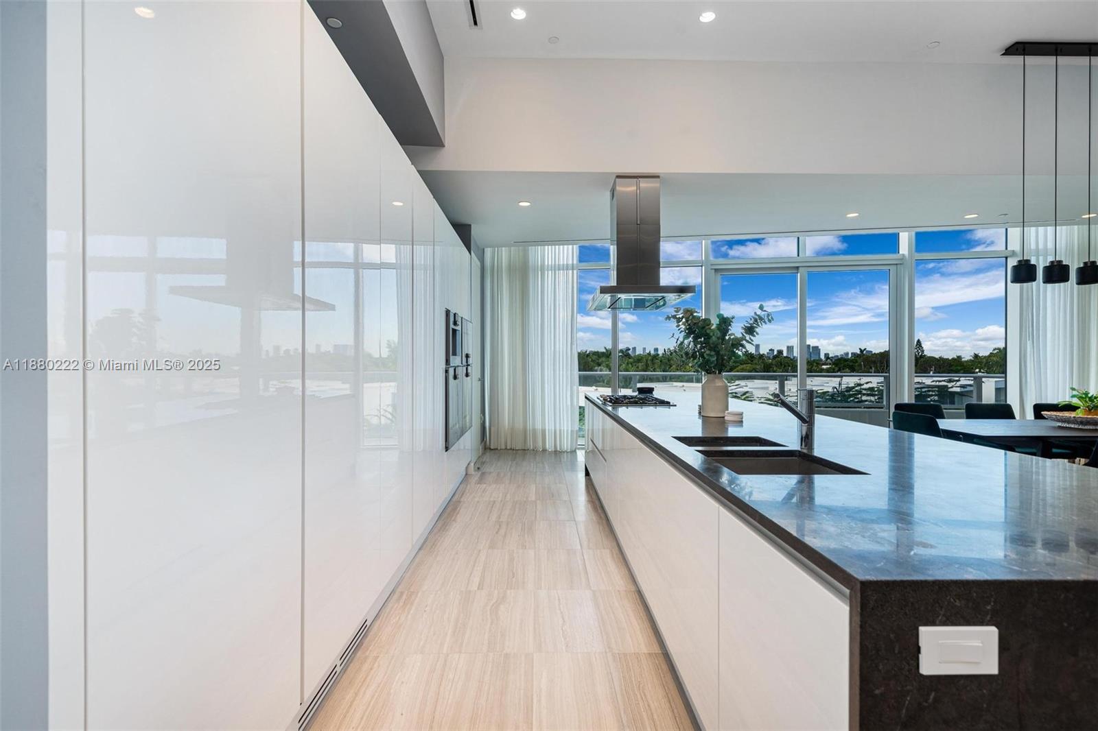 image Ritz Residences11