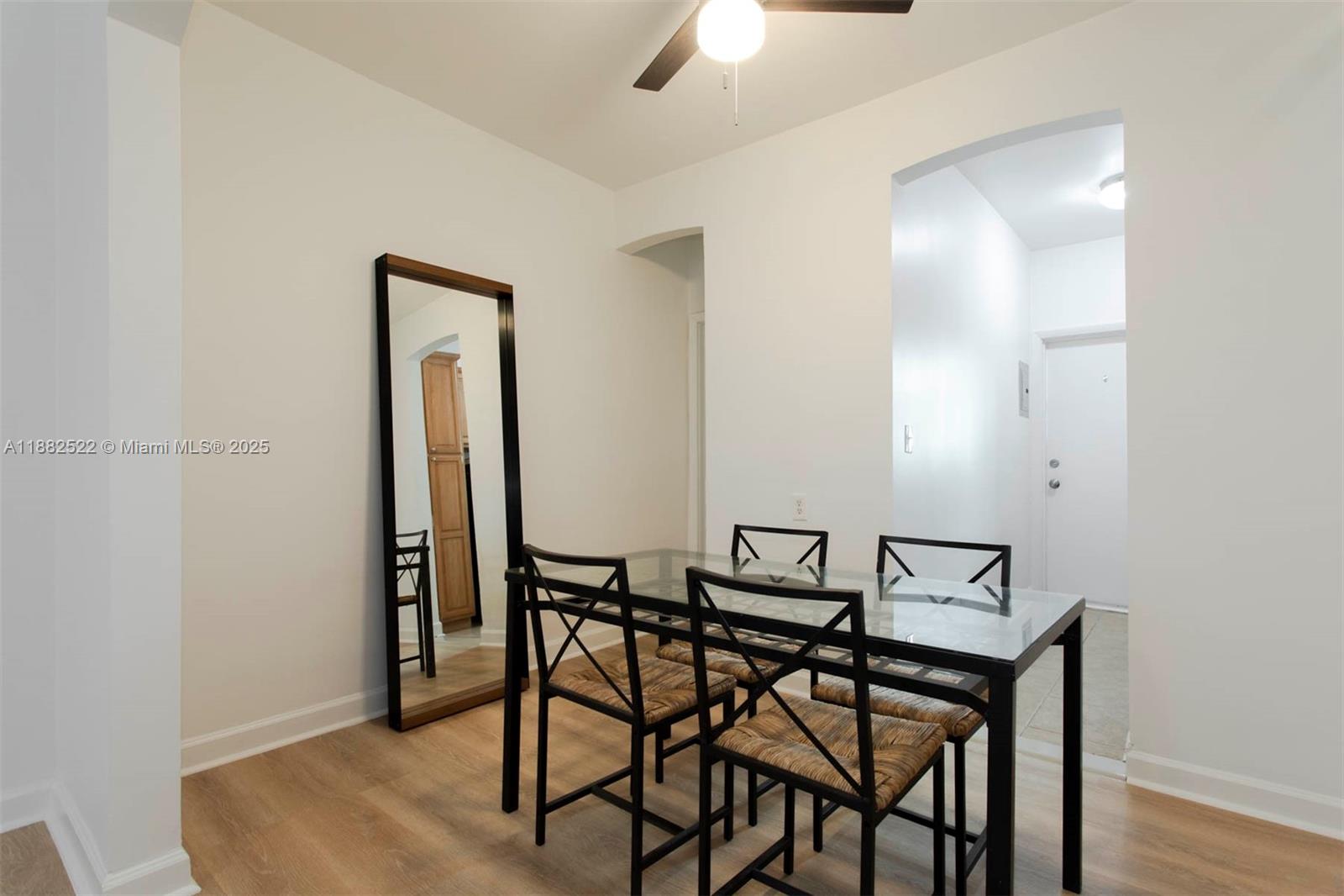 1561 Lenox Ave #10
