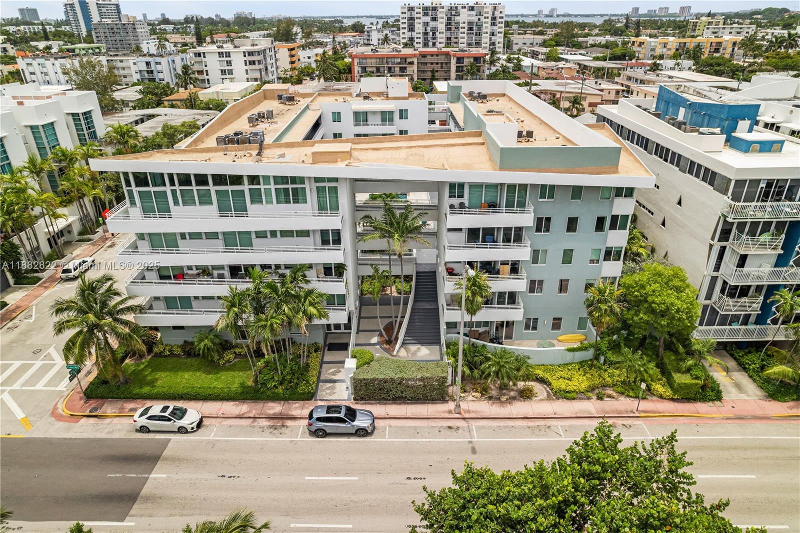 7800 Collins Ave #402