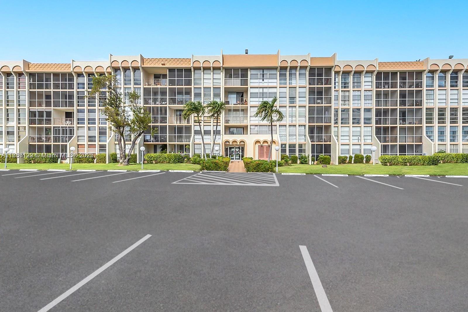 801 Three Iss Blvd #211