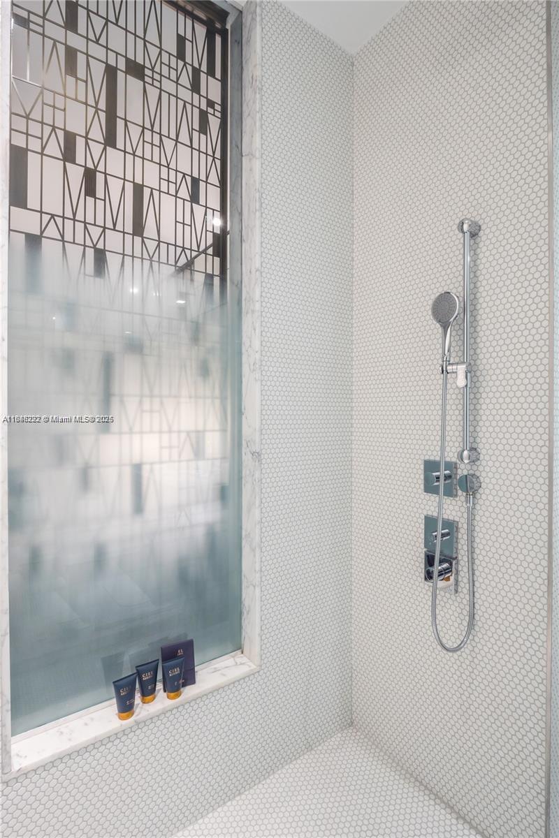 image Sls Lux Brickell9