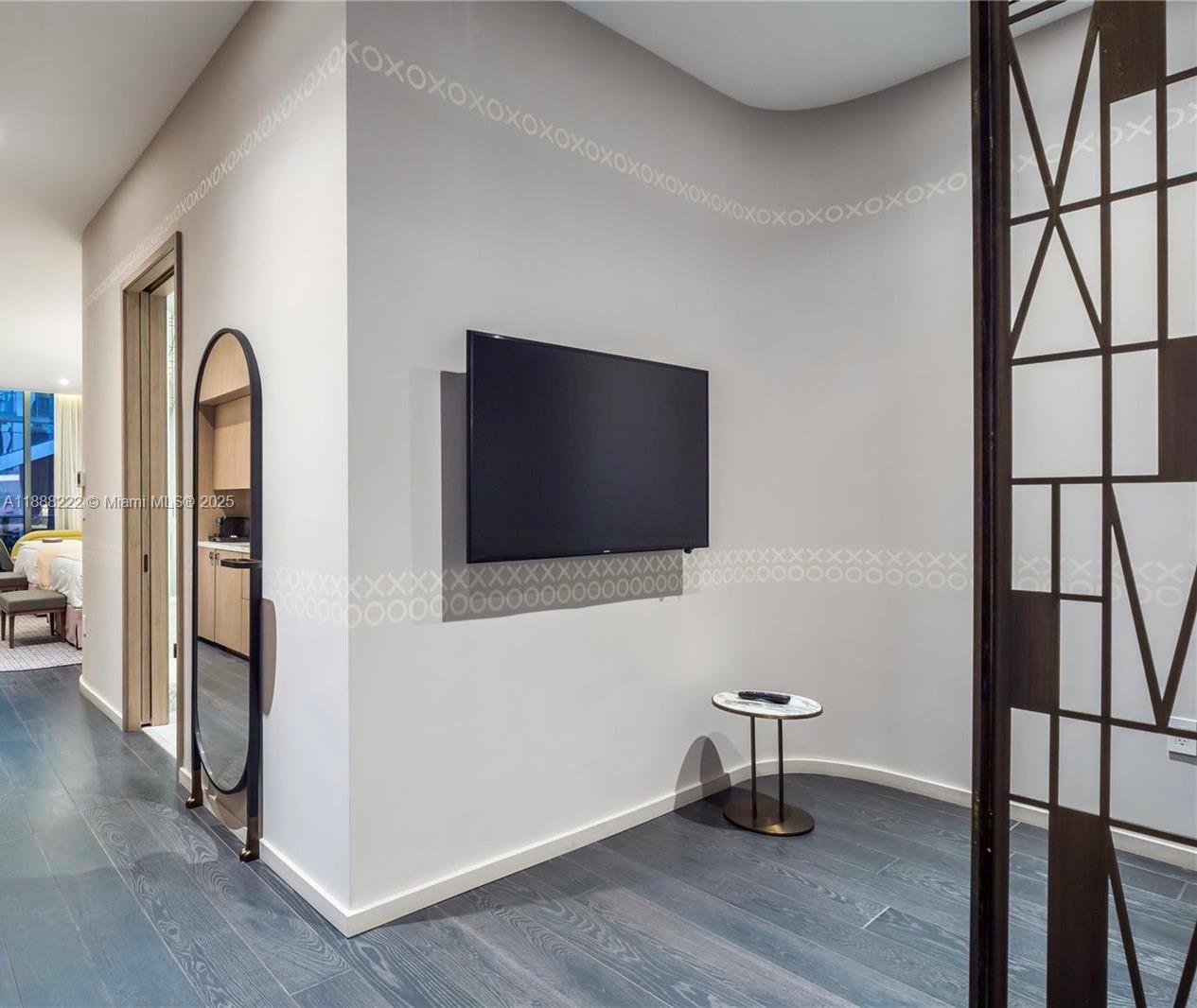 image Sls Lux Brickell6