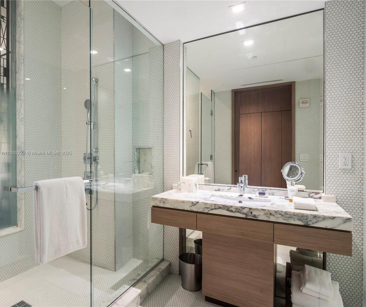 image Sls Lux Brickell7