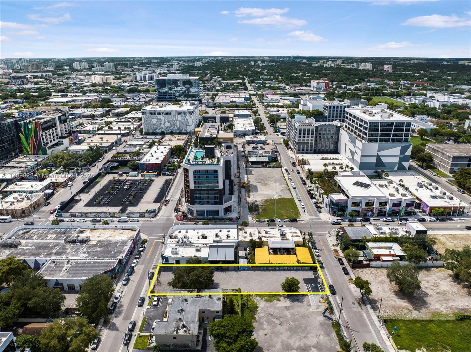 176 NW 28th St Miami, FL 33127