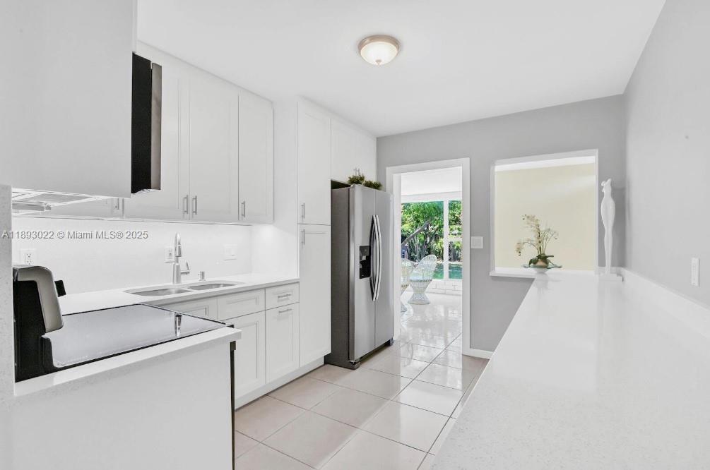 822 Avenida Hermosa