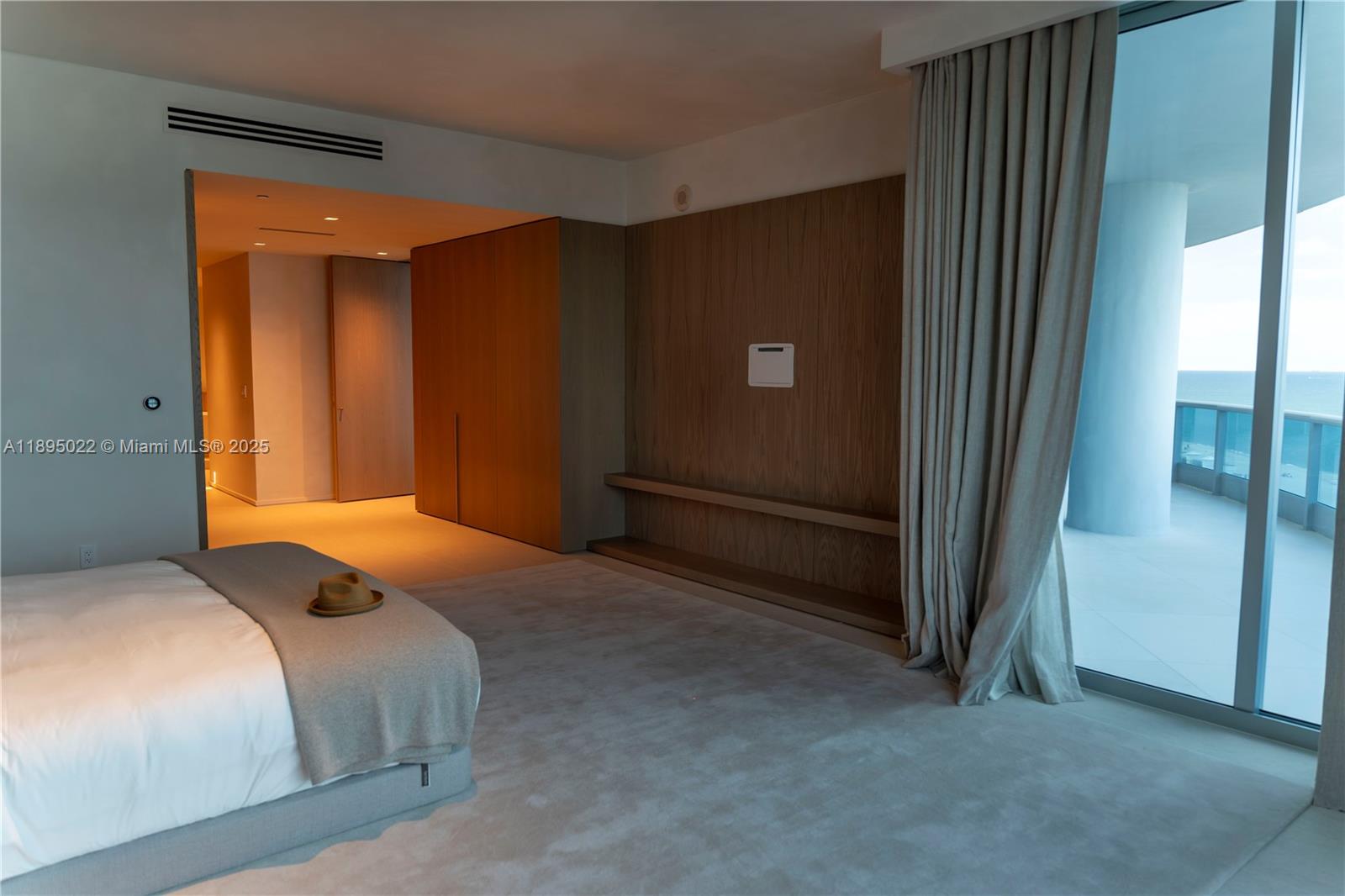 5959 Collins Ave #907 Miami Beach, FL 33140