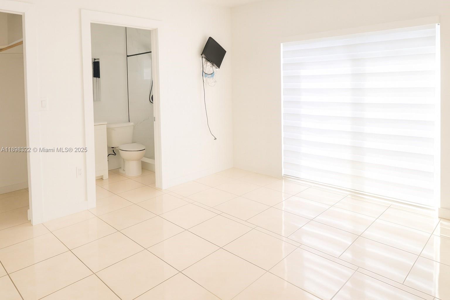 2312 NW 82nd St #2312 Miami, FL 33147