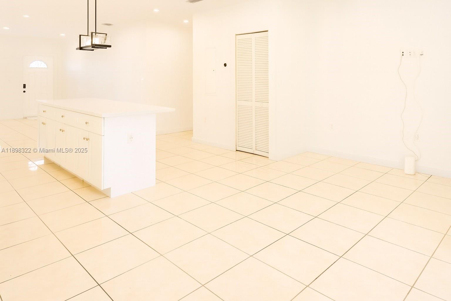 2312 NW 82nd St #2312 Miami, FL 33147