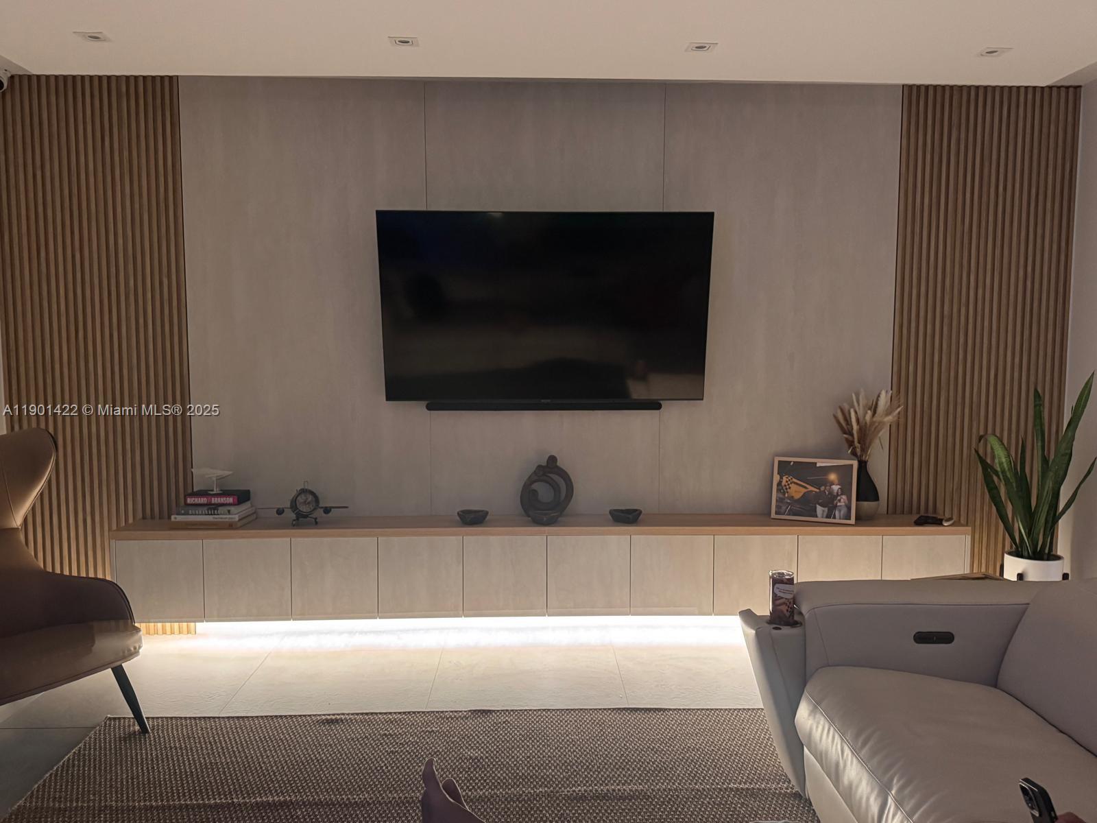 6900 NW 106th Ave Doral, FL 33178