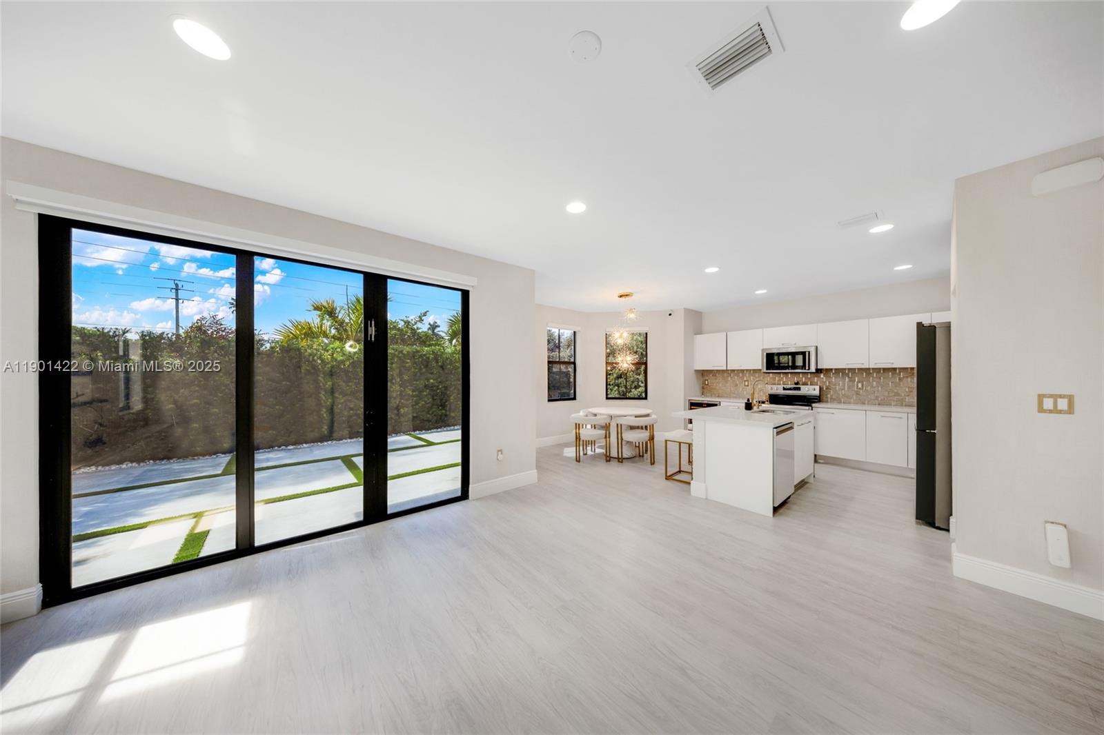 6900 NW 106th Ave Doral, FL 33178