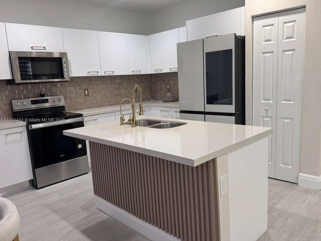 6900 NW 106th Ave Doral, FL 33178