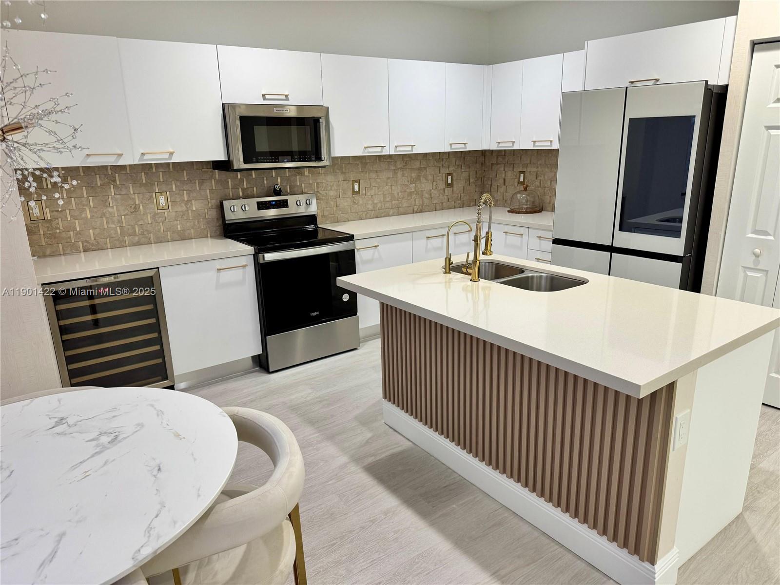 6900 NW 106th Ave Doral, FL 33178