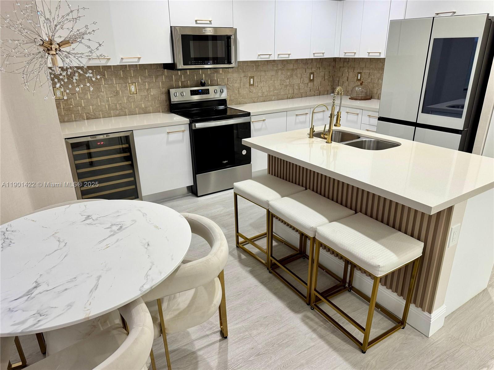 6900 NW 106th Ave Doral, FL 33178