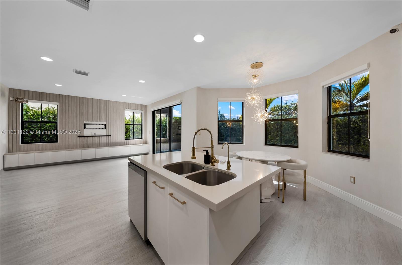 6900 NW 106th Ave Doral, FL 33178