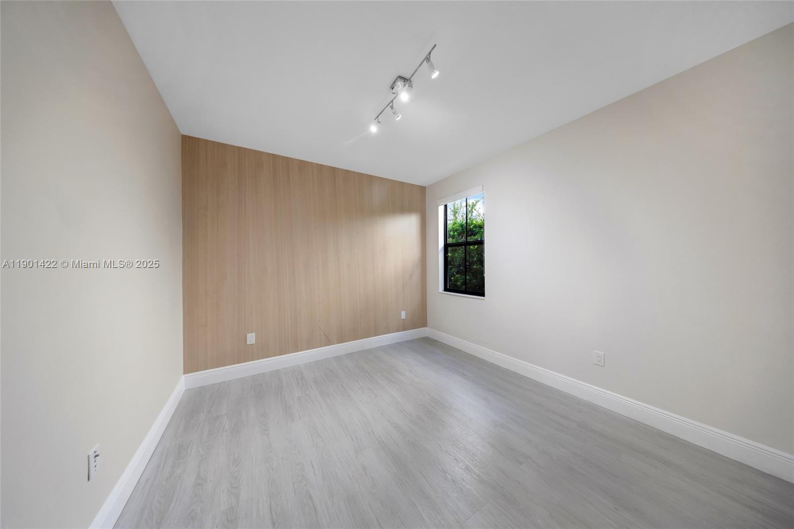 6900 NW 106th Ave Doral, FL 33178