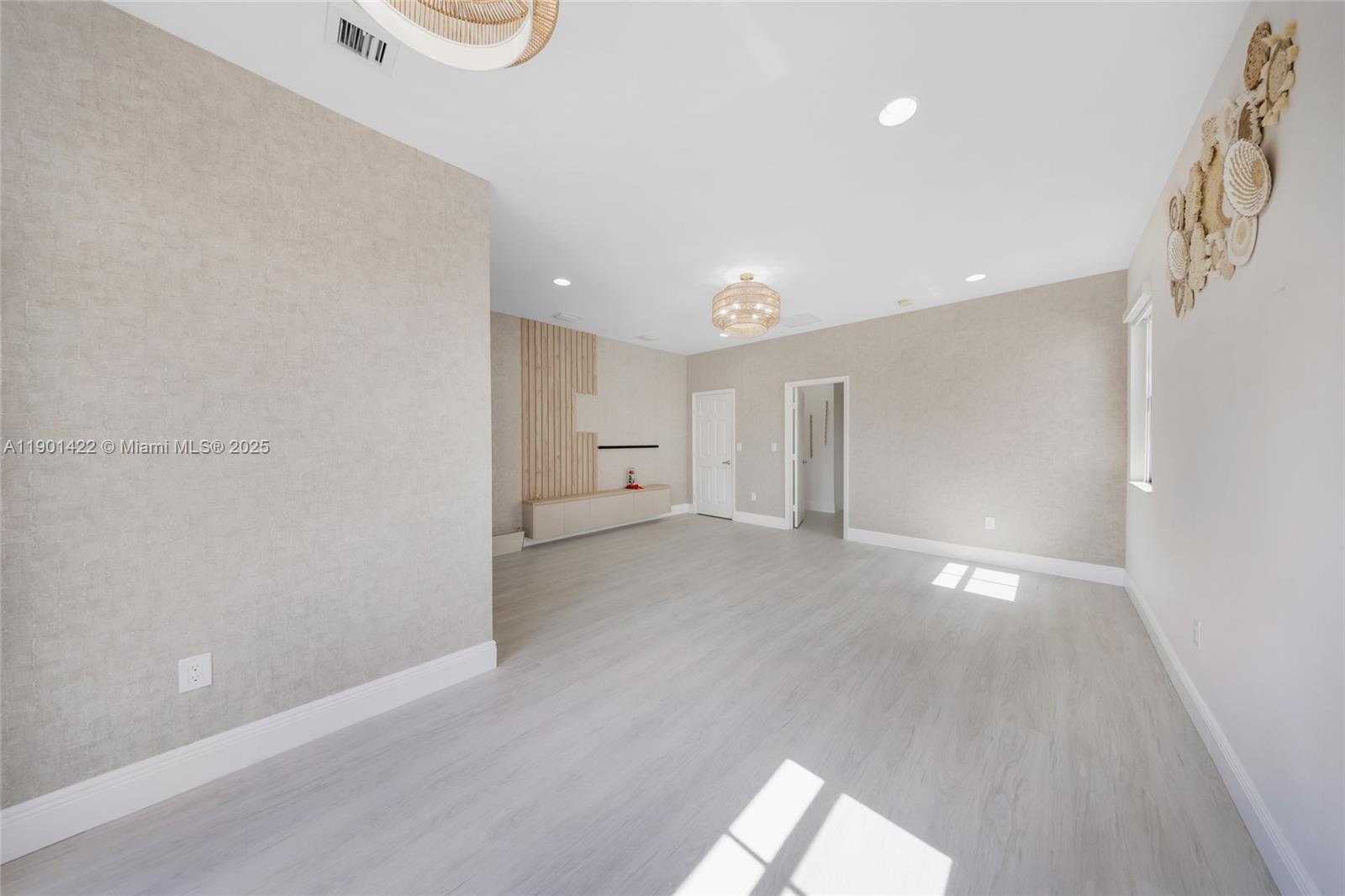 6900 NW 106th Ave Doral, FL 33178