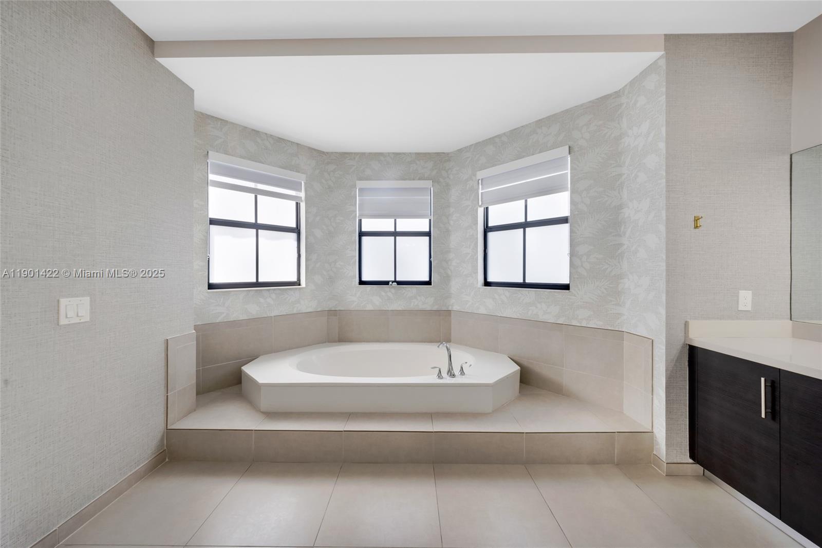 6900 NW 106th Ave Doral, FL 33178