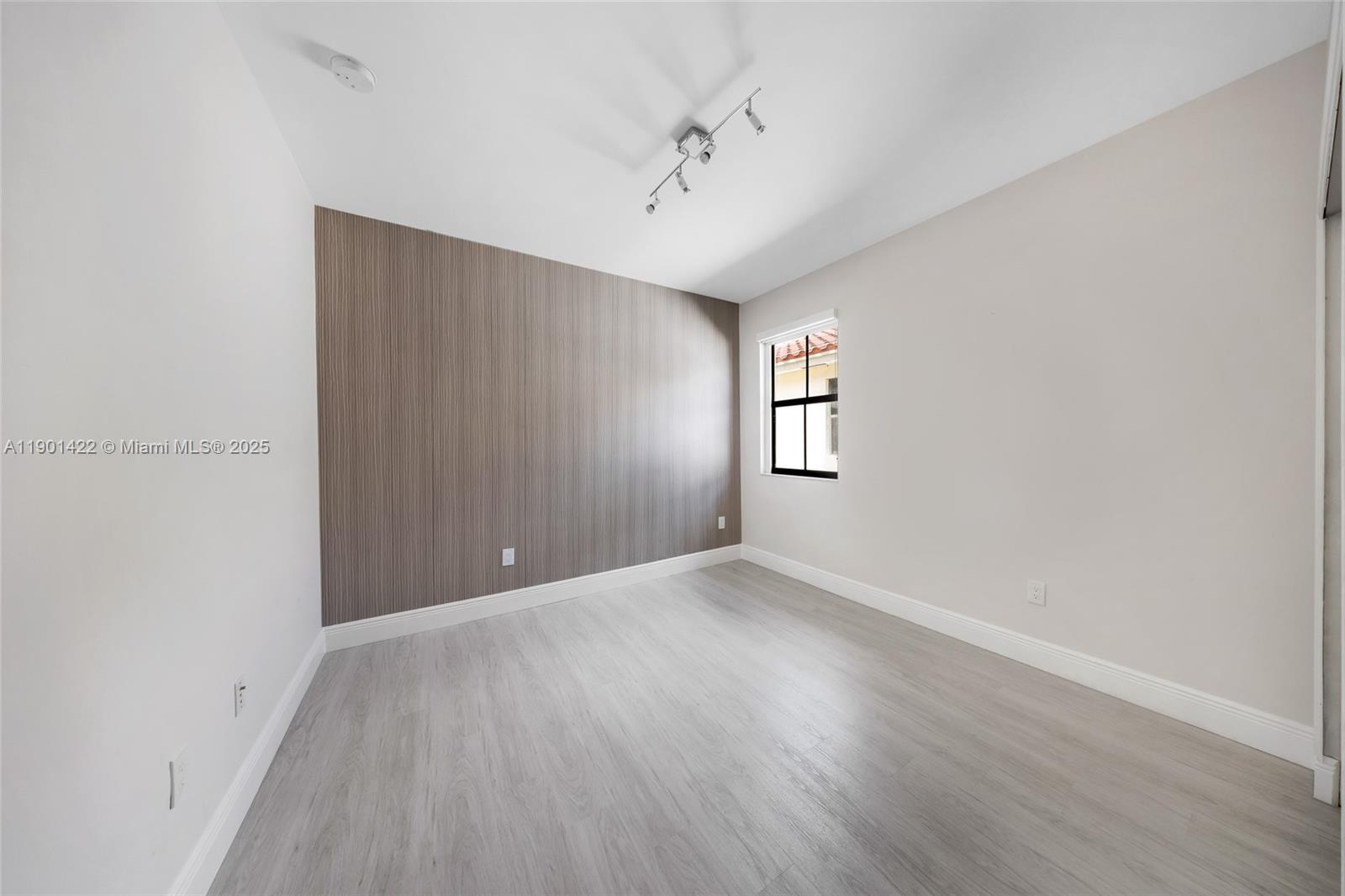 6900 NW 106th Ave Doral, FL 33178