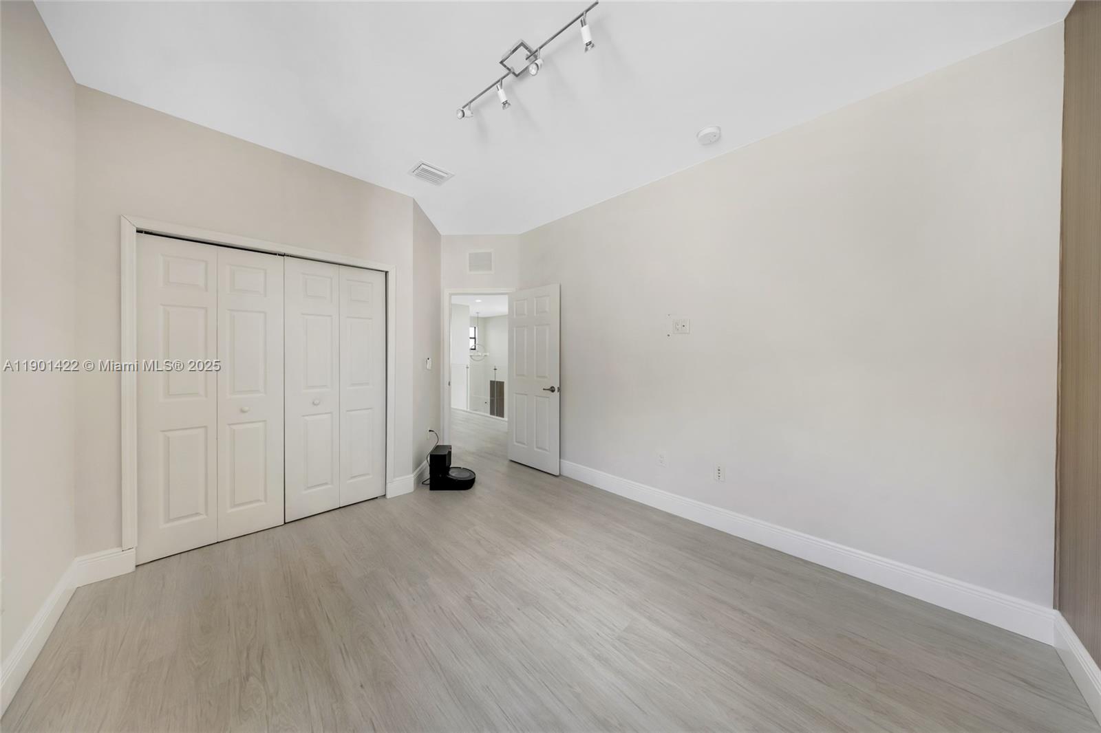 6900 NW 106th Ave Doral, FL 33178