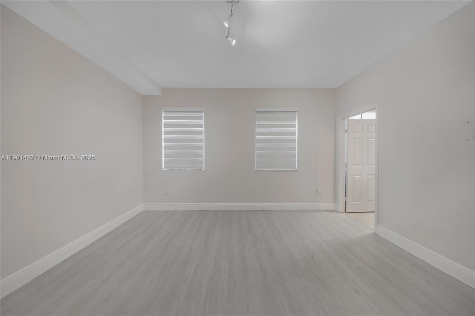 6900 NW 106th Ave Doral, FL 33178