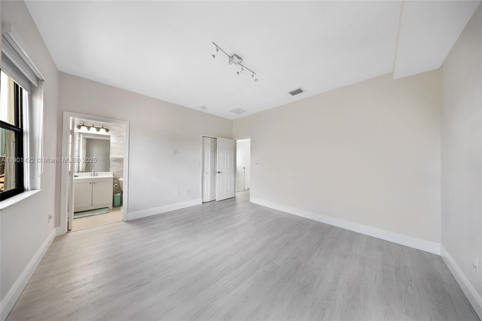 6900 NW 106th Ave Doral, FL 33178