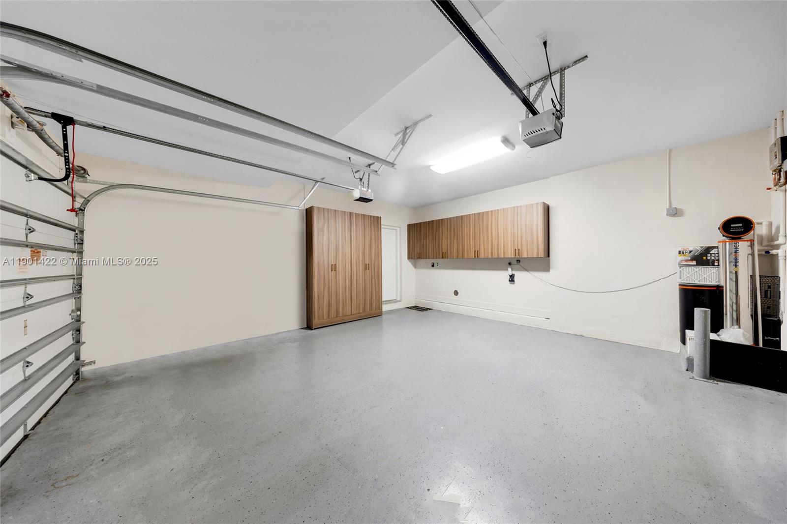 6900 NW 106th Ave Doral, FL 33178