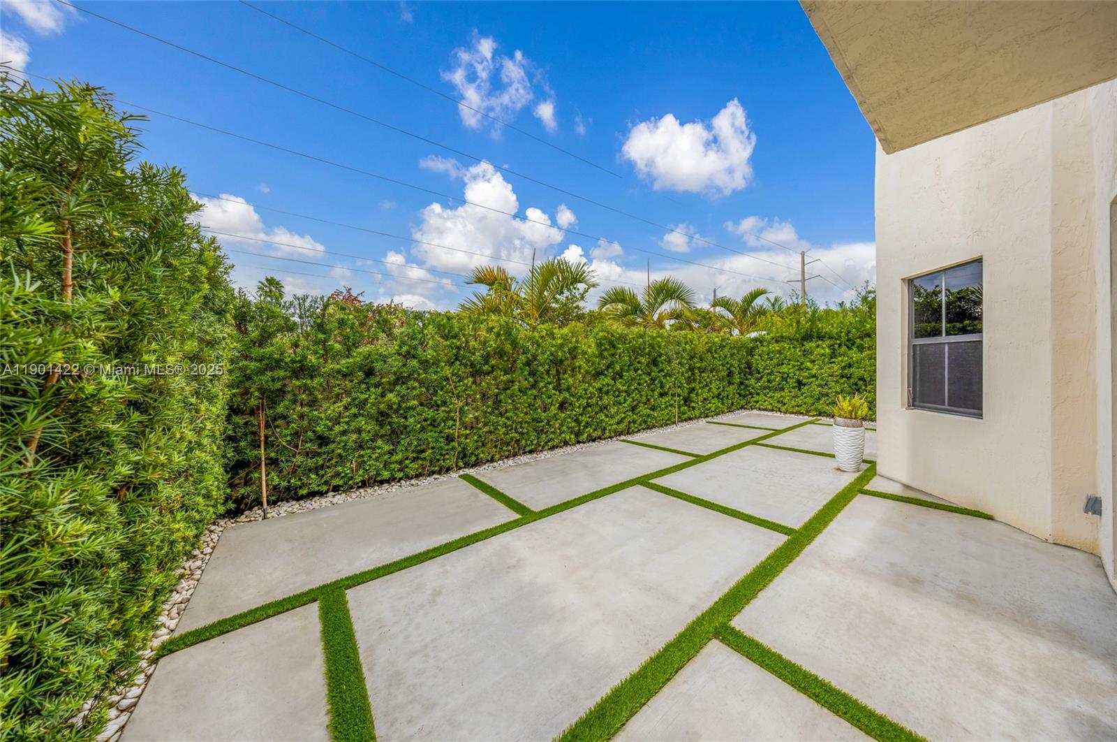 6900 NW 106th Ave Doral, FL 33178