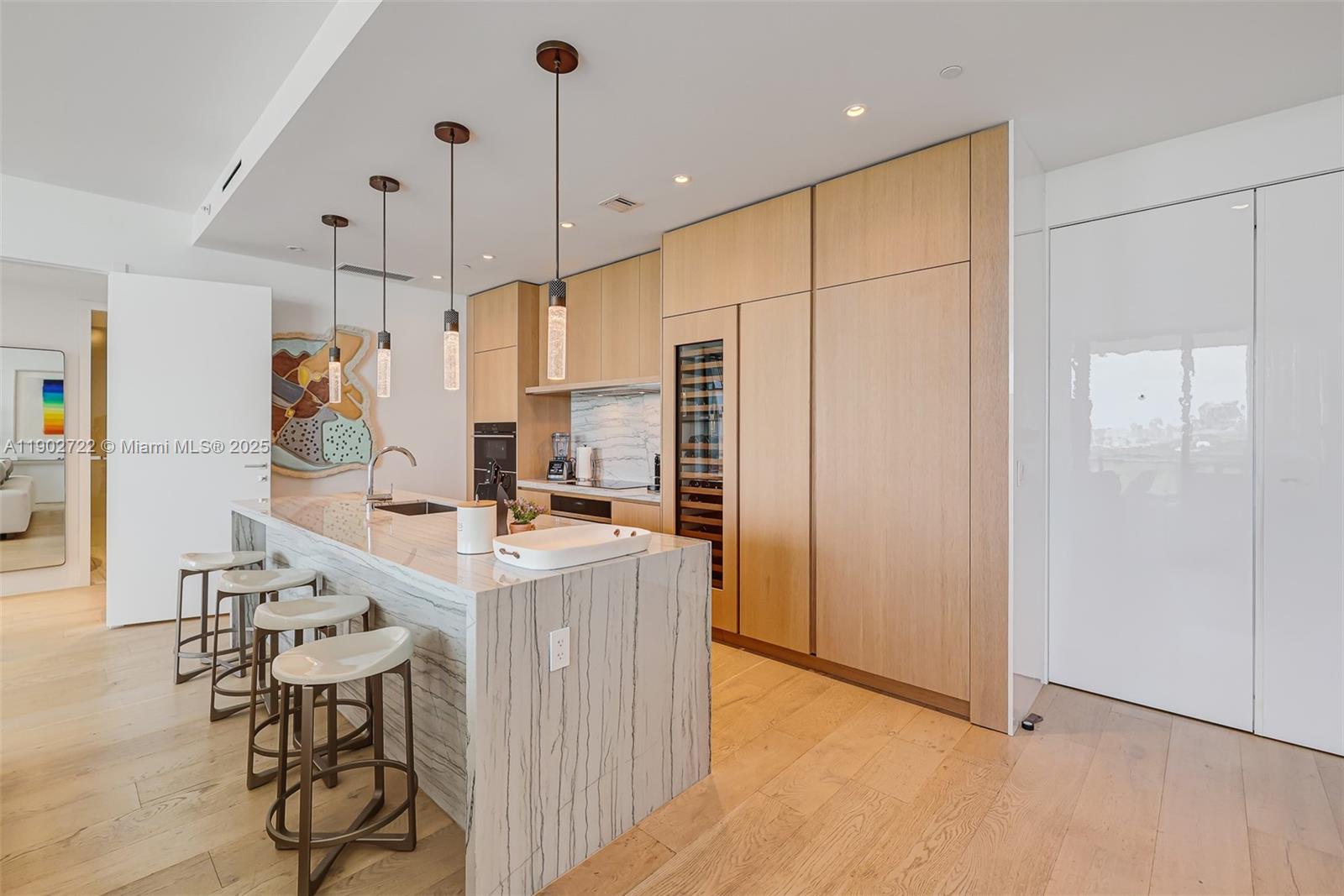 8701 Collins Ave #904 Miami Beach, FL 33154