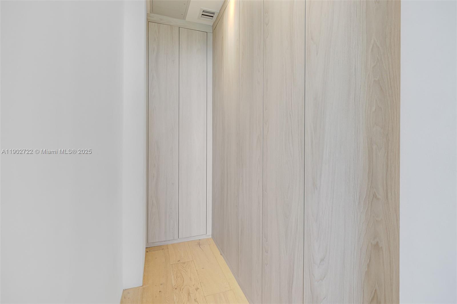 8701 Collins Ave #904 Miami Beach, FL 33154