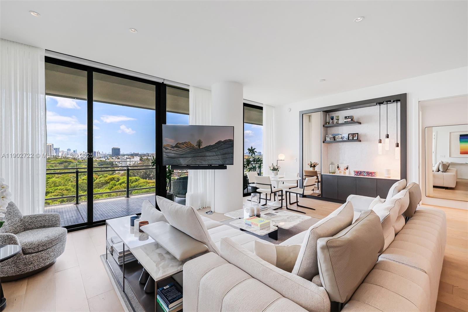 8701 Collins Ave #904 Miami Beach, FL 33154