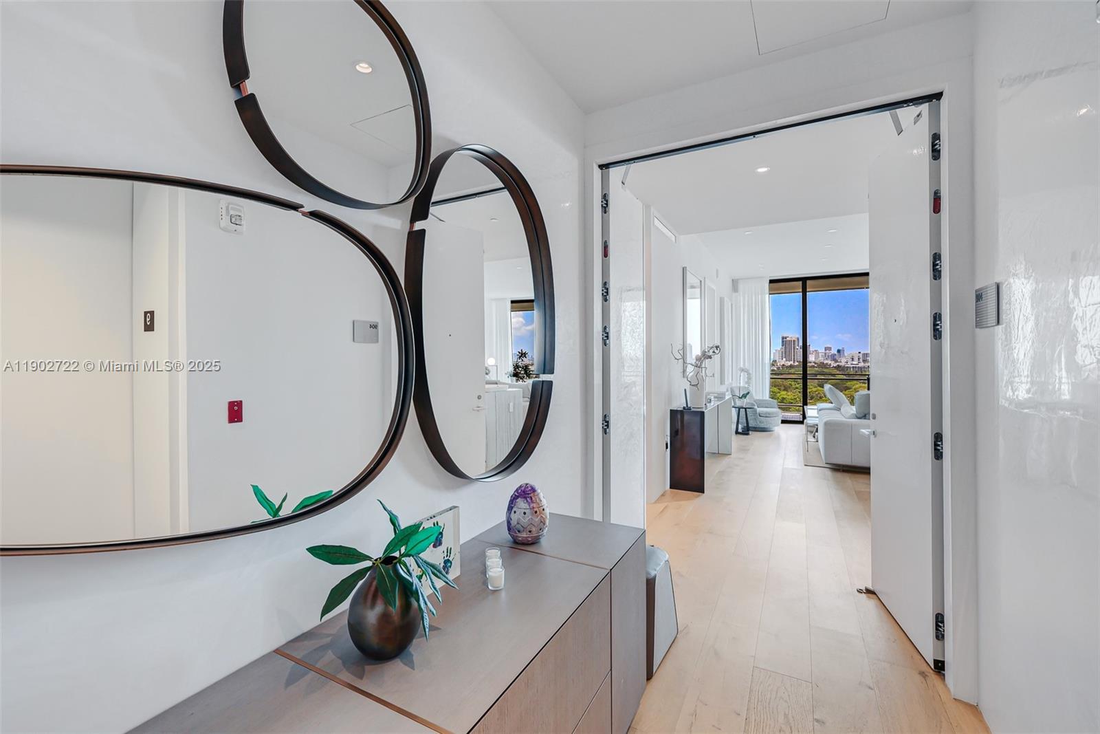 8701 Collins Ave #904 Miami Beach, FL 33154