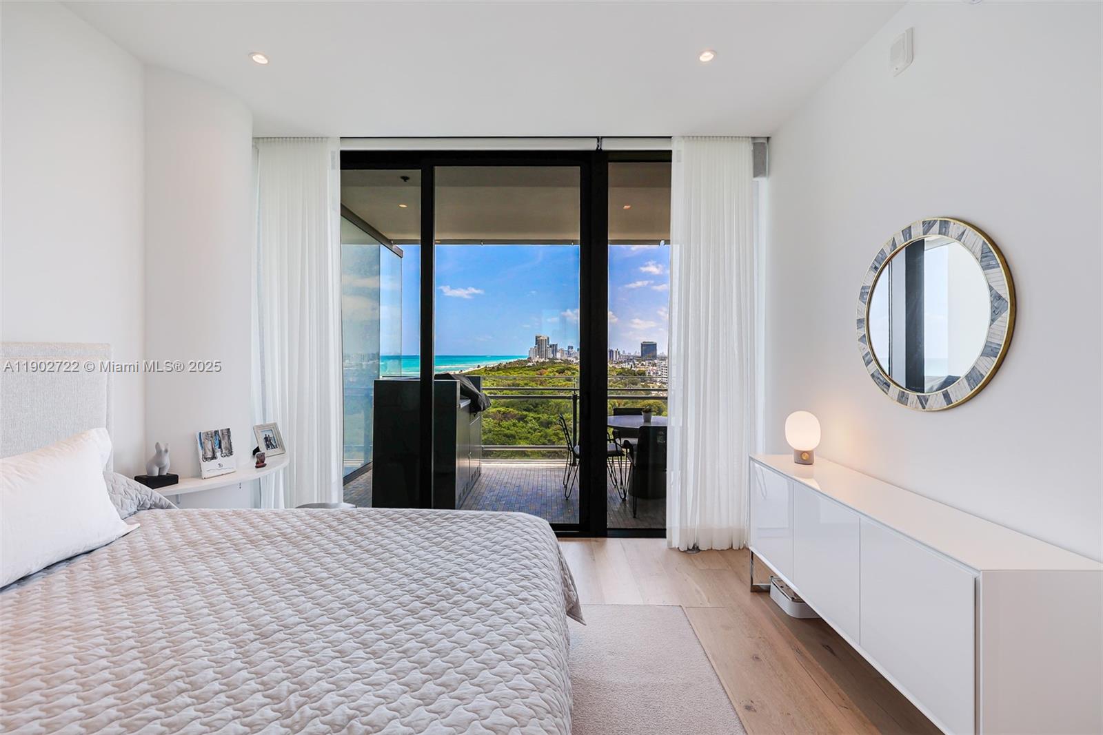 8701 Collins Ave #904 Miami Beach, FL 33154