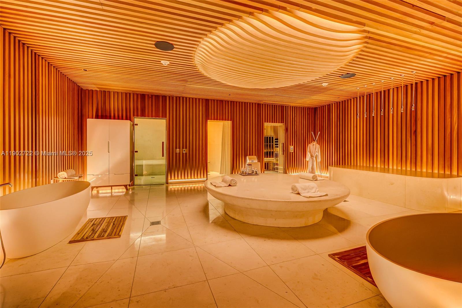 8701 Collins Ave #904 Miami Beach, FL 33154