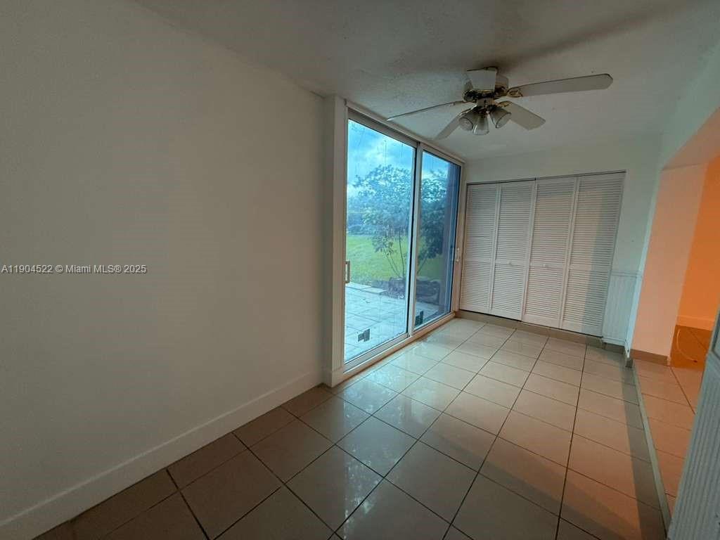 23 N Valencia Dr #2-32 Davie, FL 33324