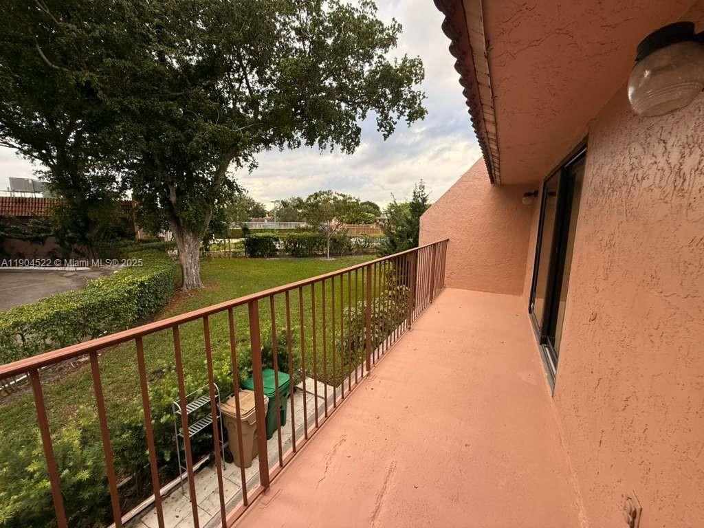 23 N Valencia Dr #2-32 Davie, FL 33324
