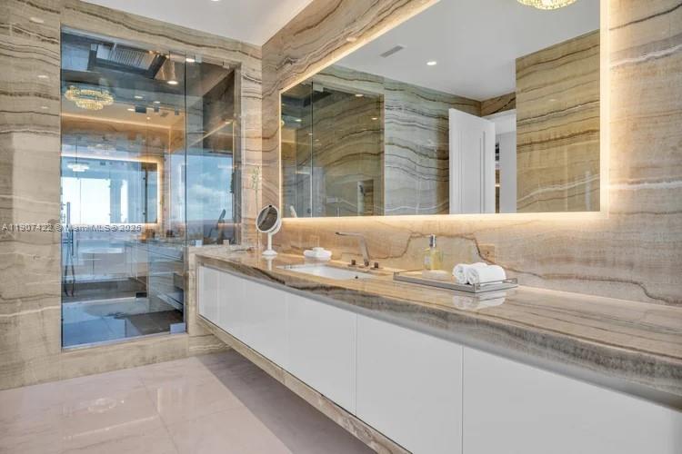 17901 Collins Ave #2604 Sunny Isles Beach, FL 33160