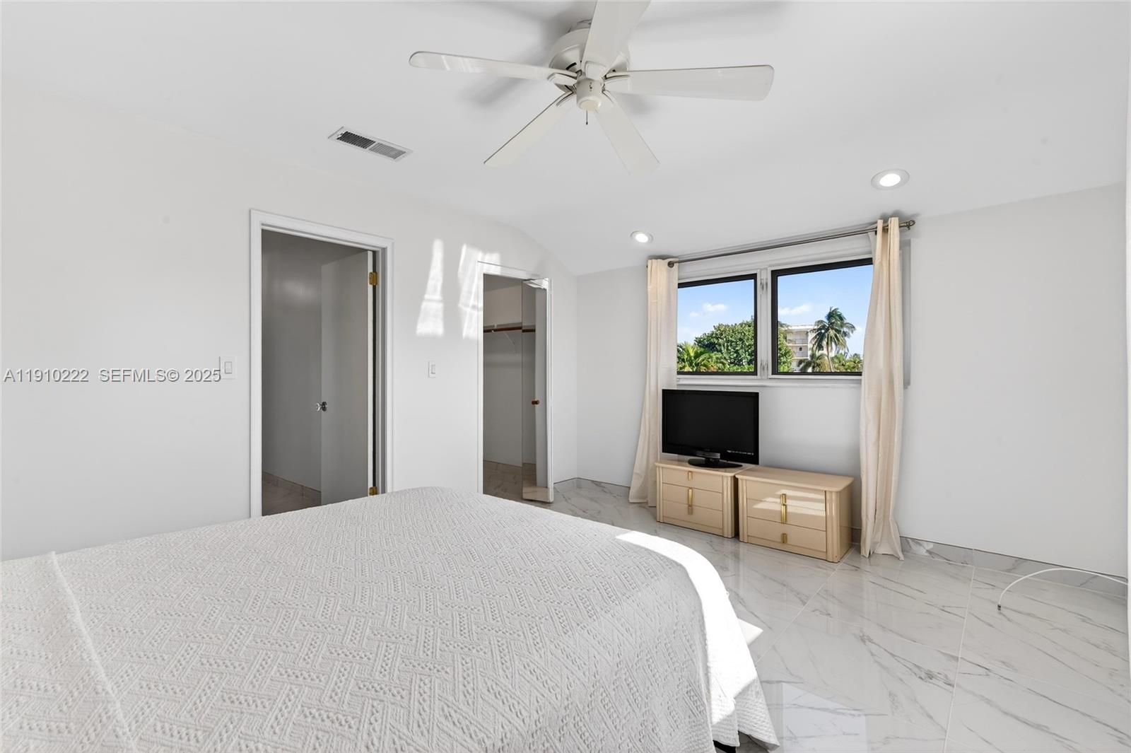 3414 Norfolk St Pompano Beach, FL 33062