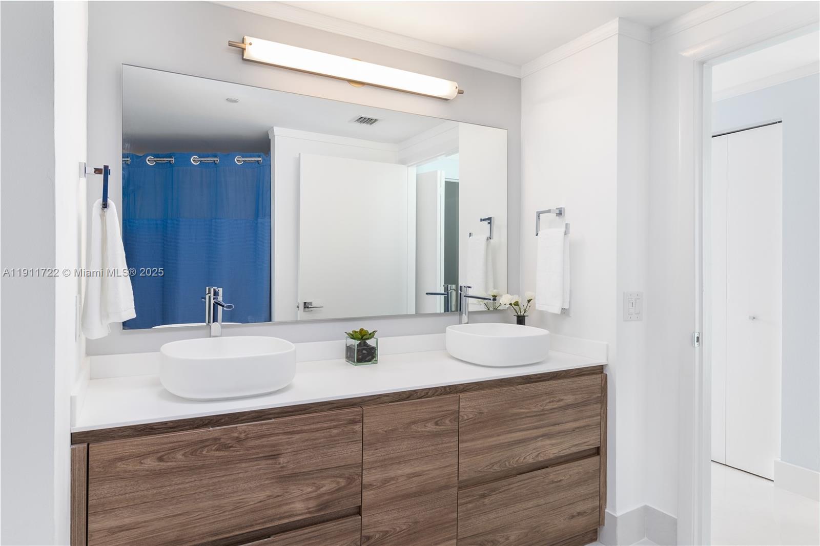 image The Metropolitan Condo12