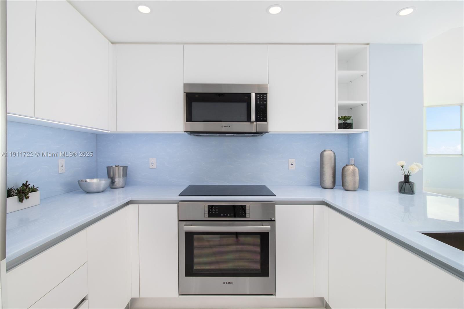 image The Metropolitan Condo6