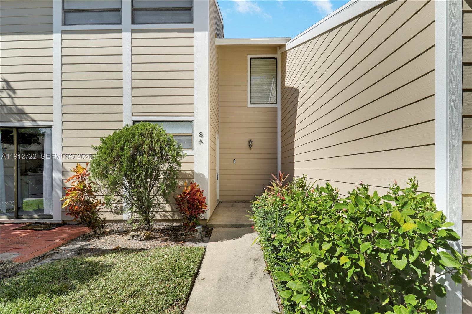 301 Lakewood Dr #8A Jupiter, FL 33458