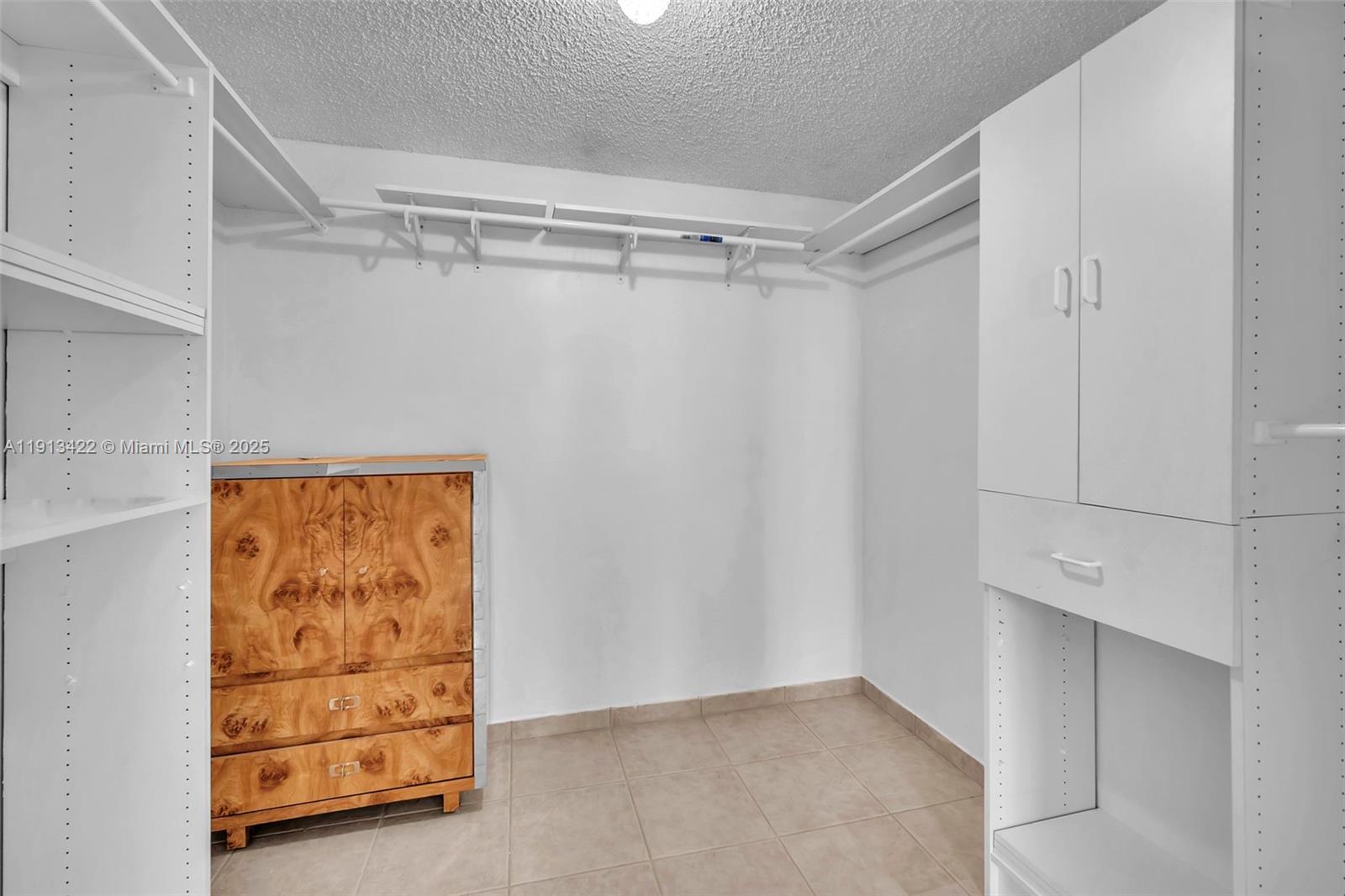 1000 Parkview Dr #229 Hallandale Beach, FL 33009