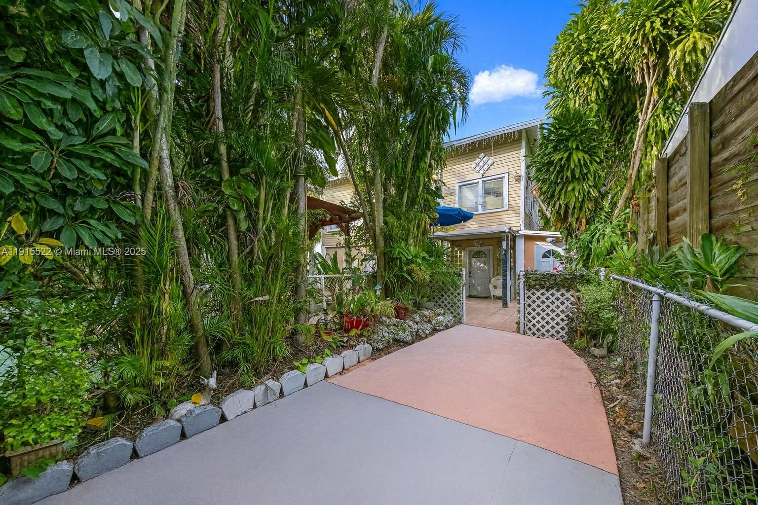 137 NE 46th St Miami, FL 33137