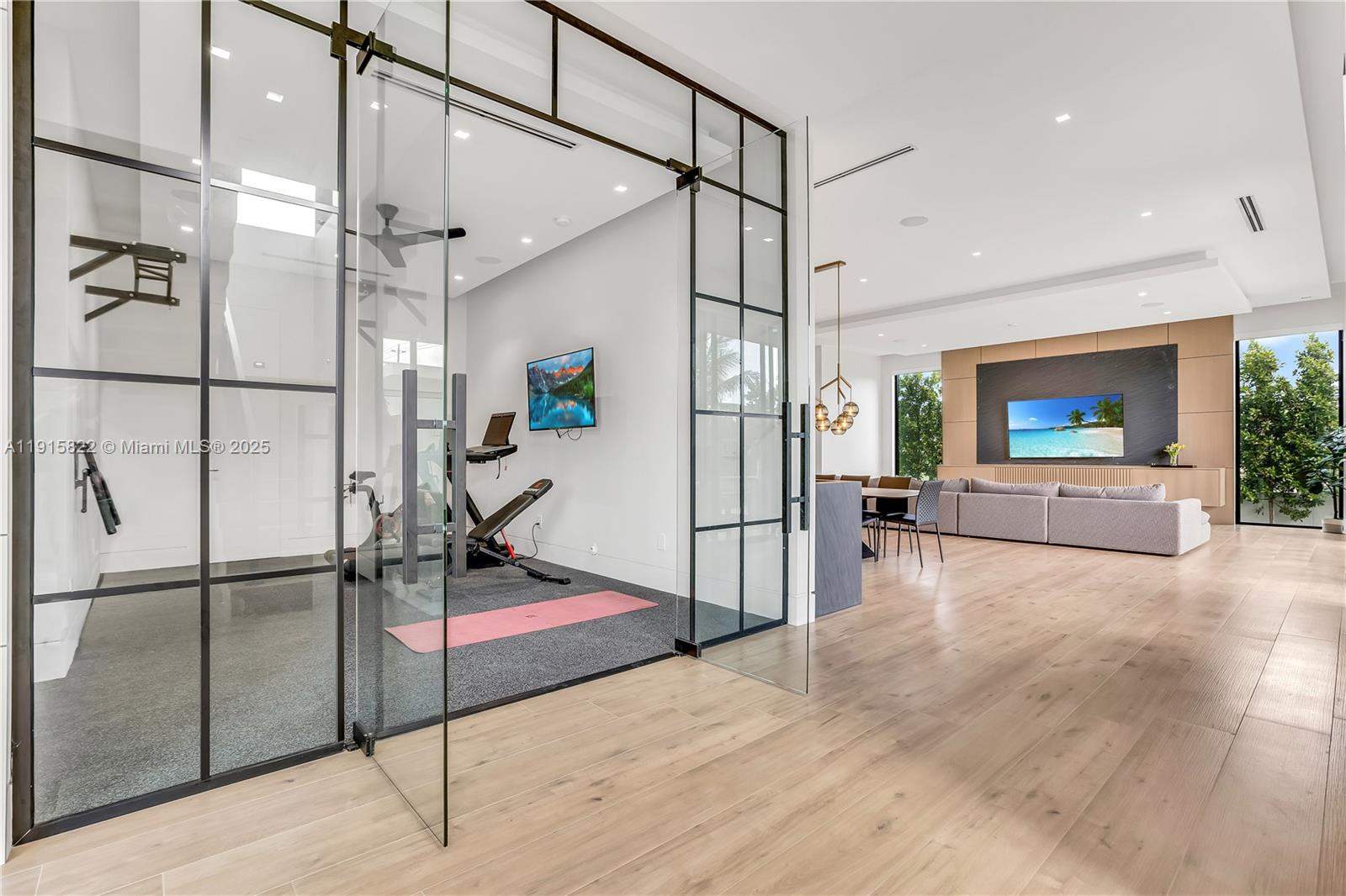 9045 Hawthorne Ave Surfside, FL 33154