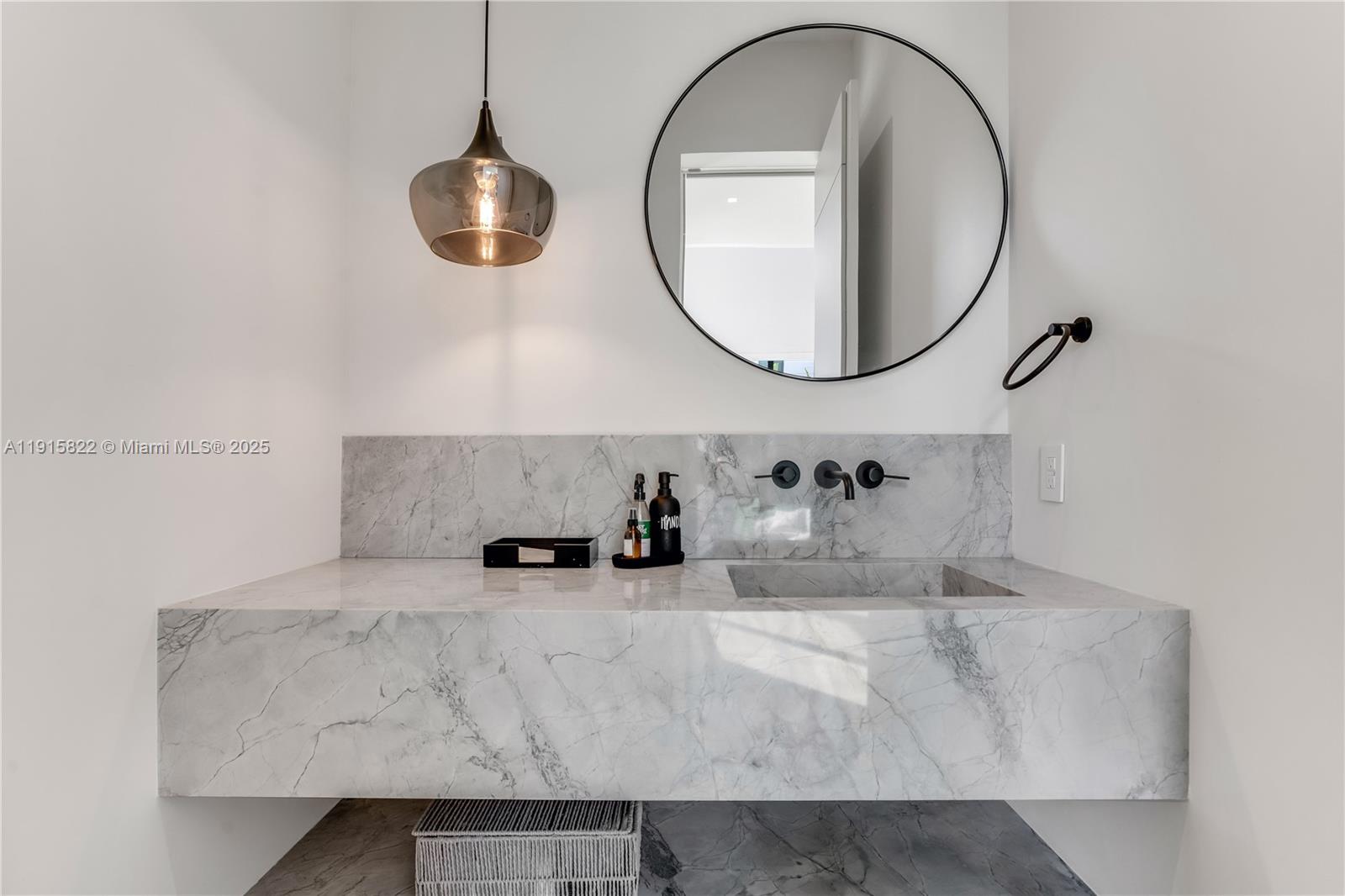 9045 Hawthorne Ave Surfside, FL 33154