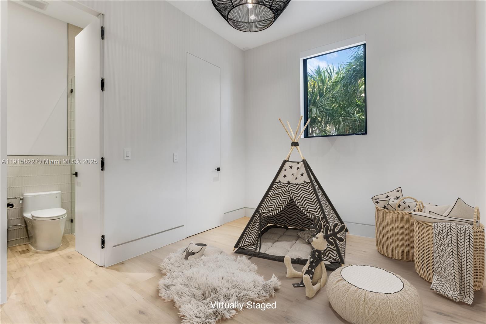 9045 Hawthorne Ave Surfside, FL 33154