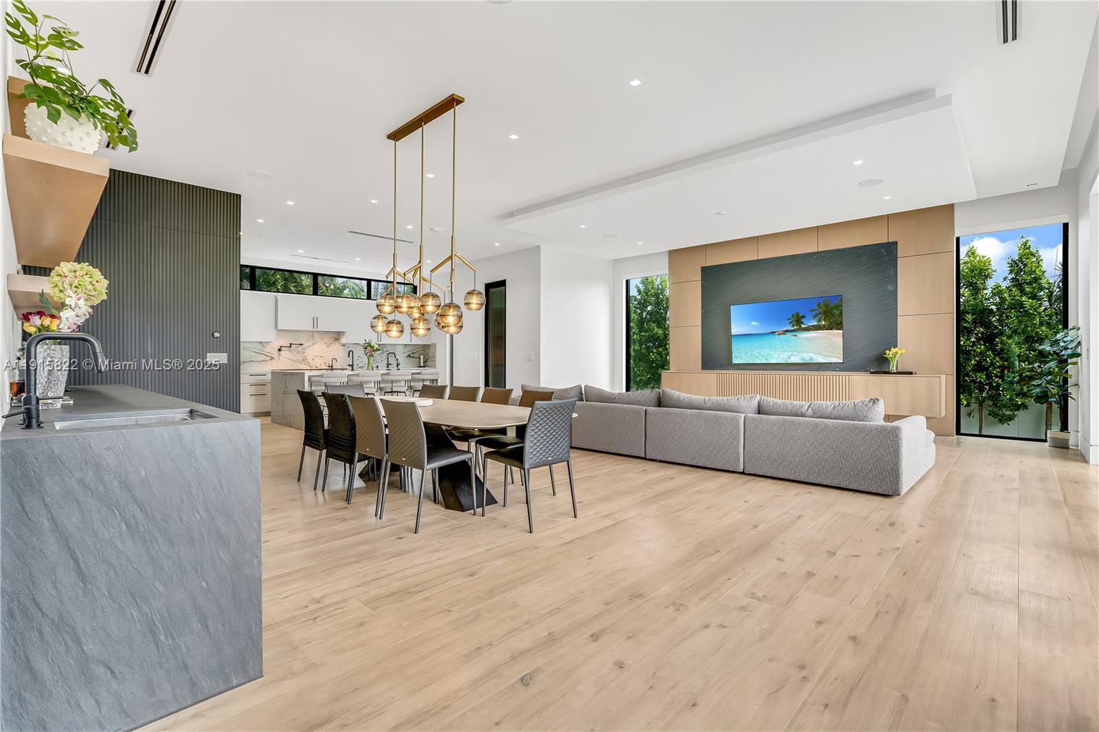 9045 Hawthorne Ave Surfside, FL 33154