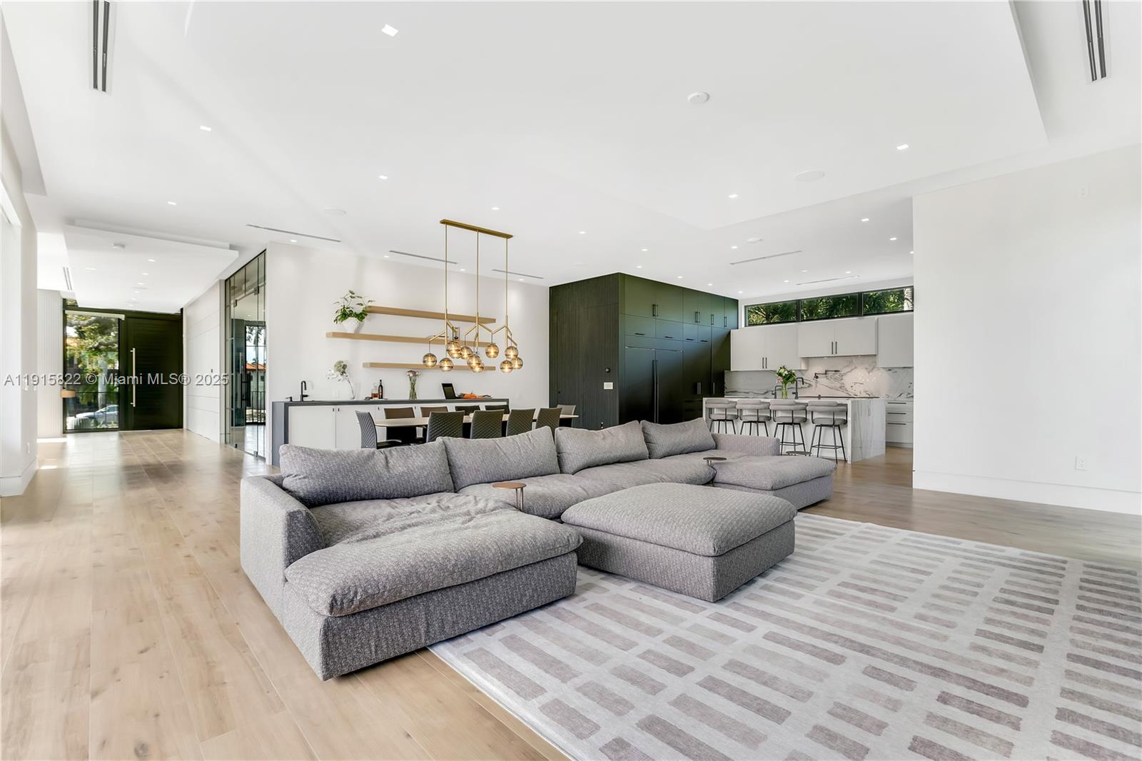 9045 Hawthorne Ave Surfside, FL 33154