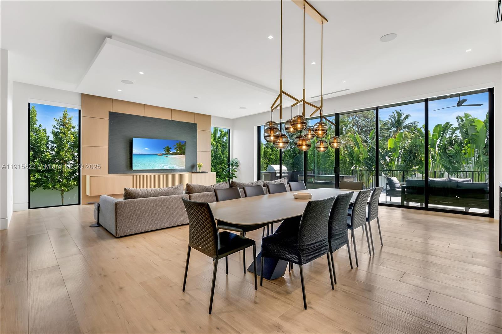 9045 Hawthorne Ave Surfside, FL 33154